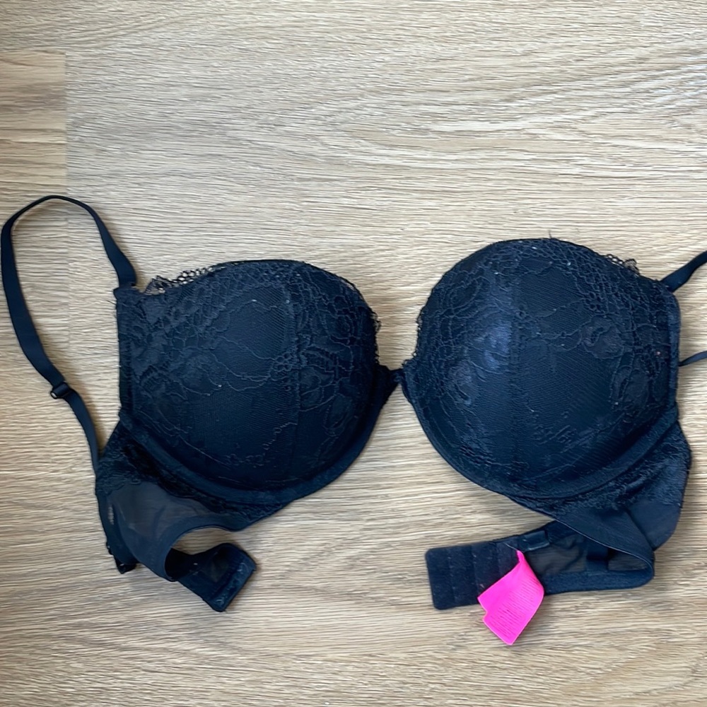 Black lace La Senza push up bra